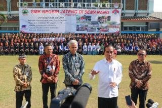 Jokowi Kagum Fasilitas SMKN Jateng