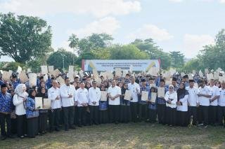 2.505 PPPK Paruh Waktu Dilantik, Plt Gubri: Jaga Integritas dan Buktikan Kalian Layak