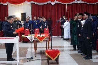 Plt Gubri Lantik 238 Pejabat Eselon III dan IV, Minta Kinerja Jangan Biasa-biasa Saja!