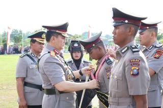 Kapolda Iqbal Lantik 269 Bintara SPN Polda Riau 2024, Siswa Terbaik Diraih Asal Inhil dan Pekanbaru