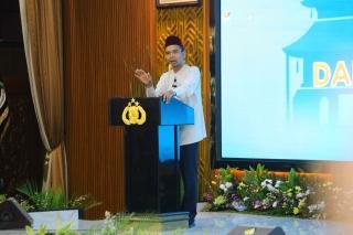 UAS Berikan Pesan Moral dan Spiritual untuk Polri di Era Modern
