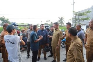 Tinjau Jalan Darma Bakti, Wako Pekanbaru Minta Perbaikan Dipercepat 