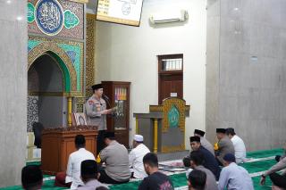 Safari Ramadan di Masjid Muthmainnah, Kapolda Riau: Titip Rumah dan Hati-hati saat Mudik