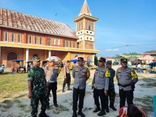 Kapolres Inhu Terjun Langsung Memantau Pengamanan Natal Oikoumene