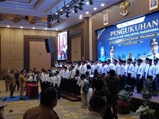 RT-RW Payung Sekaki Dikukuhkan, Wako Pekanbaru Dorong Turun Langsung ke Masyarakat