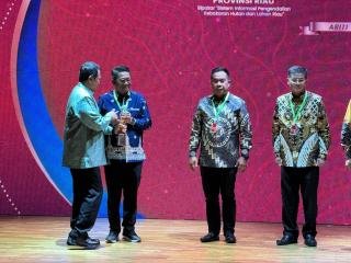 Pemprov Riau Raih Bhumandala Award 2025, Berkat Inovasi Pengendalian Karhutla