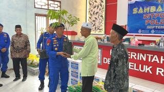 Ditpolairud Polda Riau Gelar Program Jalur Salurkan Sembako dan Pustaka Terapung di Rupat Utara