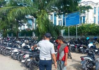 Nekat Parkir Sembarangan di Pekanbaru, Siap-siap Ban Digembosi hingga Diderek