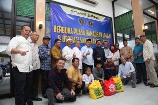 Berbagi Berkah di Ramadan, PWI Pusat-IKWI Santuni Anak Yatim Piatu dan Dhuafa