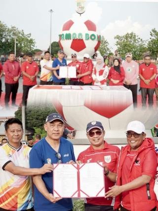 Dukung Pelalawan Menawan, PT RAPP Bangun RTH Mini Soccer