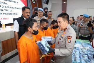 Tak Habis-habisnya, Polda Riau Kembali Gagalkan Sabu dan Ekstasi Senilai Rp68,5 Miliar 