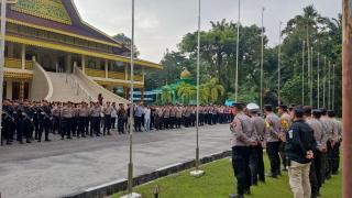 Puluhan Personel Polda Riau Backup Pengamanan Pleno KPU, Kombes Ahmad: Aman & Terkendali