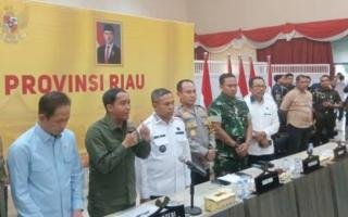 Menhut Raja Juli: Siapa pun Pelaku Karhutla, Baik Itu Perorangan dan Korporasi Ditindak!