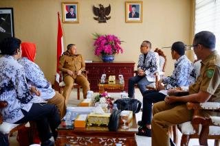 Bahas Isu Terkait Dunia Pendidikan Bersama PGRI, Gubri: Kepsek Jangan Mudah Terpengaruh