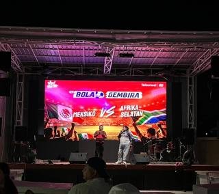 Serentak di 4 Kota, Telkomsel Hadirkan Nonton Bareng Bola Gembira MAXStream TV
