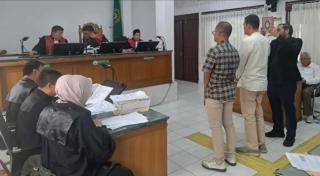 Saksi Rincikan Rp17 miliar yang Turut Dinikmati Keluarga Rida