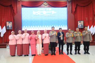 Peringati HUT ke-44, Yayasan Kemala Bhayangkari Cabang Riau Gelar Webinar Kesehatan bersama dr Boyke