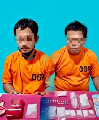 Polres Pelalawan Tangkap 2 Pengedar Narkoba, Sita Sabu 104,72 Gram dan 23 Butir Ekstasi