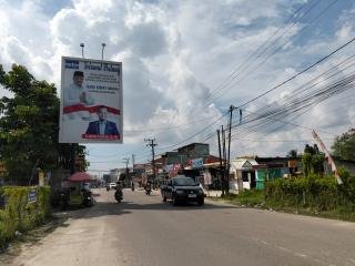 Pemda Pelalawan Tak Berani Eksekusi Papan Reklame Ilegal Pasang Spanduk Ketua Partai