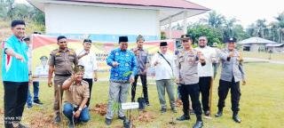Laskar RMRB-Upika Tanam 1.000 Pohon di Kabun, Camat Anang Sampaikan Apresiasi