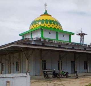 Deddy Handoko Alimin Bantu Pembangunan Masjid Al Hijrah di Peranap 