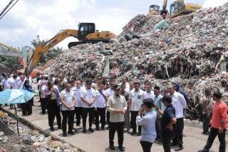Kendalikan Sampah, Wako Pekanbaru Boyong Camat Lurah ke TPA Muara Fajar 